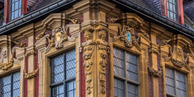 Details of the façade of the Vieille Bourse