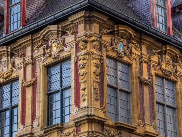 Détails sur la façade de la Vieille Bourse