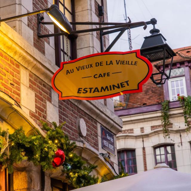 Front of the estaminet Au Vieux de la Vieille at Christmas