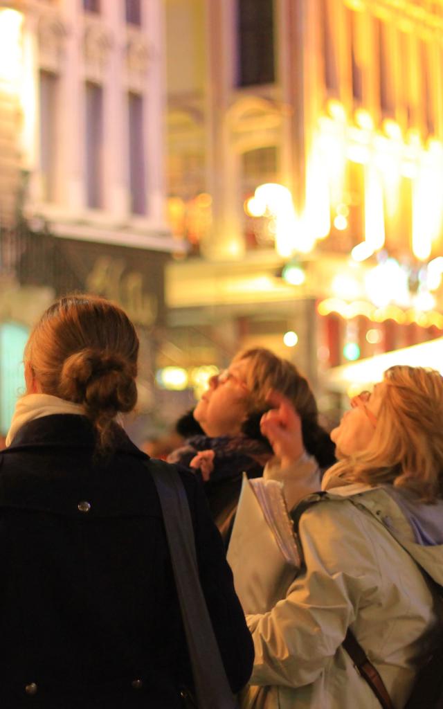 Guided night tour of the Grand'Place in front of the Théâtre du Nord