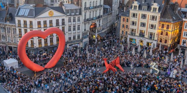 Utopia Parade on the Grand Place by lille3000