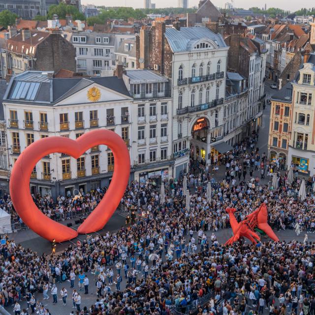 Utopia Parade on the Grand Place by lille3000